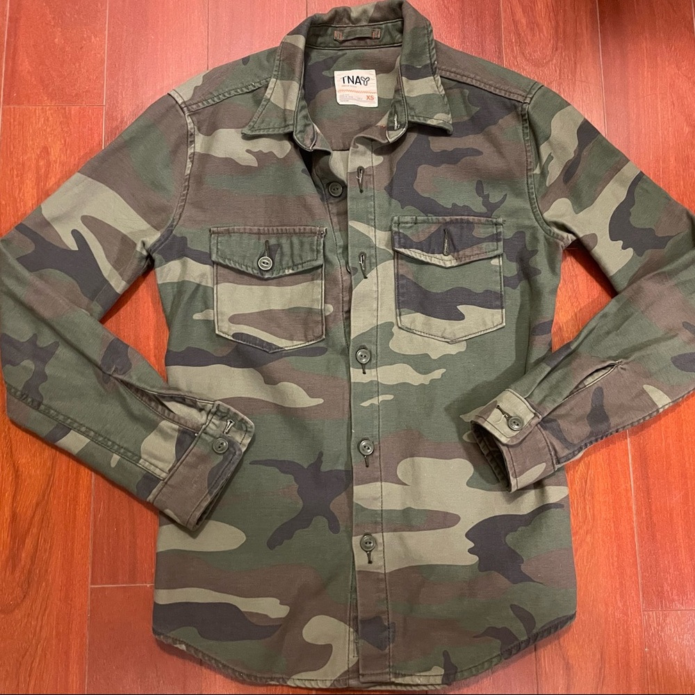 EUC Aritzia TNA Redmond Camo Jacket - xsmall